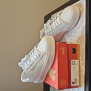 Brand New!!! Puma Smash Platform v3 Sneakers